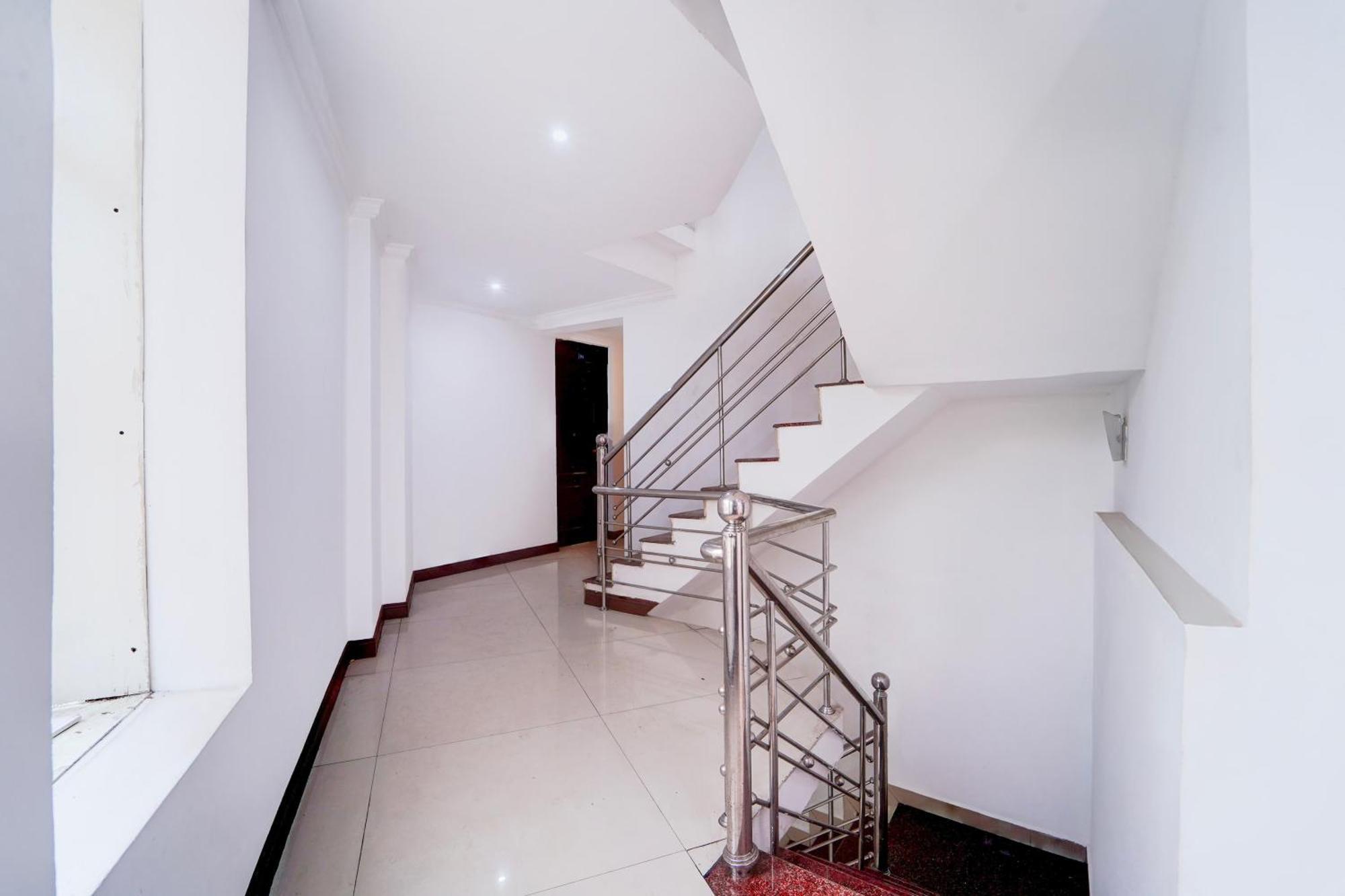 Super Hotel O Dh Road Ernakulam Kochi Exterior foto